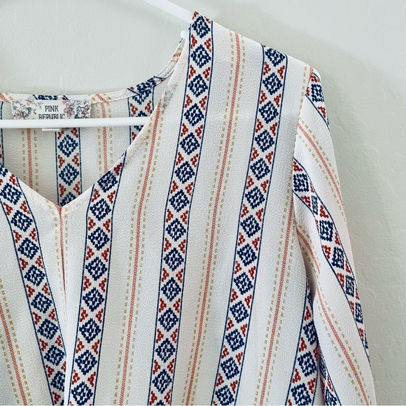 ✨SOLD✨Pink Republic Semi-Sheer Striped Blouse Size Small - Picture 3 of 8